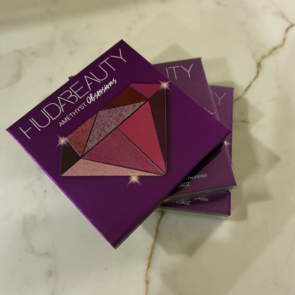 Huda Beauty Amethyst Obsessions eyeshadow palette. 9 colours. With mirror. New! - Picture 3 of 7
